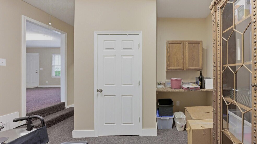 More Photos Of 2450 NW Lowenstein Dr, Lee's Summit Flex For Sale