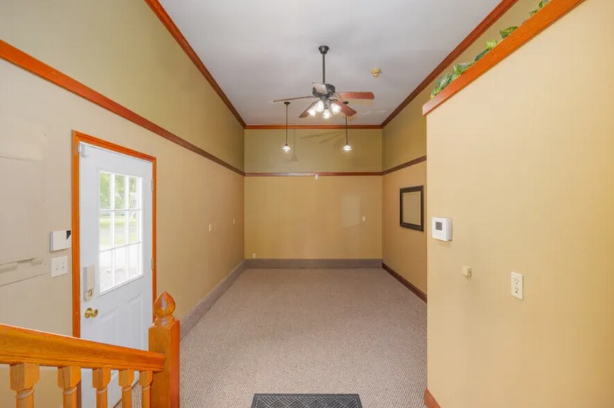 More Photos Of 1015 W Main St, Salem General Retail For Sale