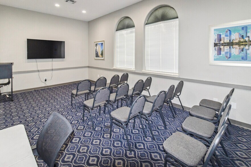 More Photos Of 17550 Northwest Fwy, Houston Hotel For Sale