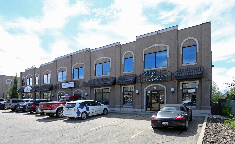 More Photos Of 6932-6940 Roper Rd NW, Edmonton Office For Sale