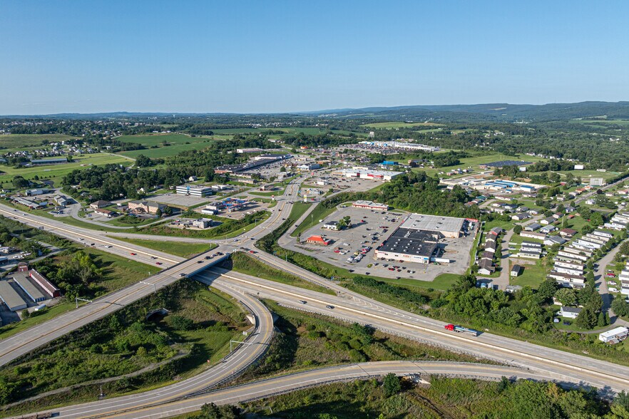 More Photos Of 100 Cross Roads Plz, Mount Pleasant Freestanding For Lease