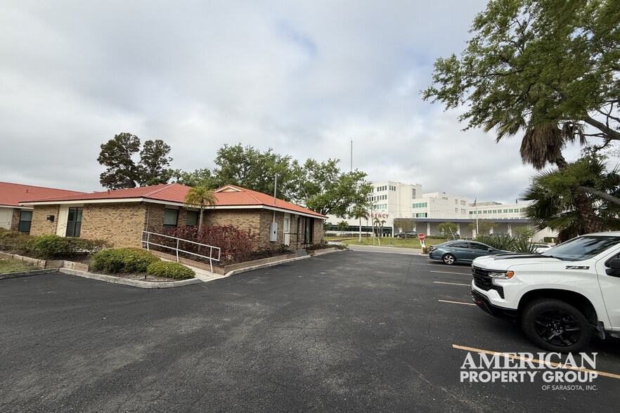 More Photos Of 201 2nd St E, Bradenton Medical For Lease