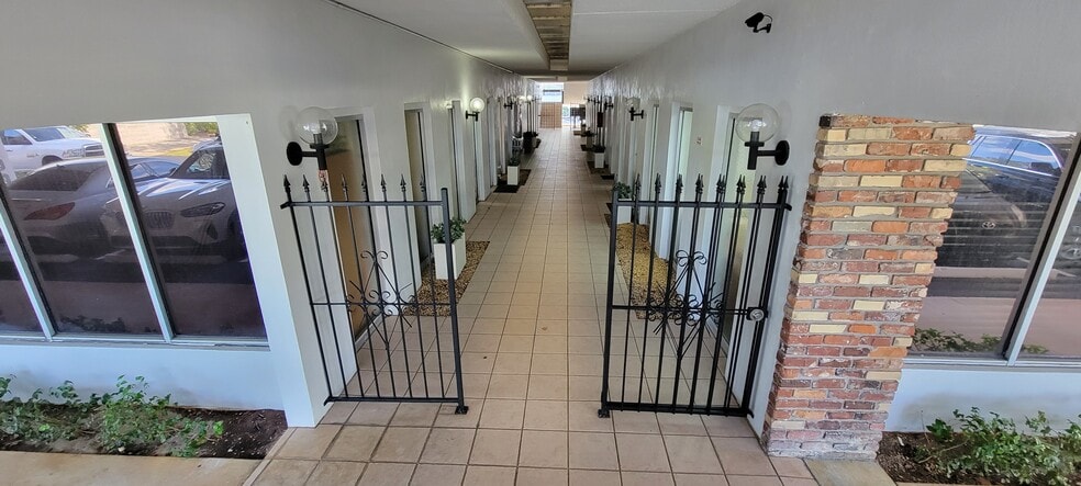 More Photos Of 784 US Highway 1, North Palm Beach Office For Lease