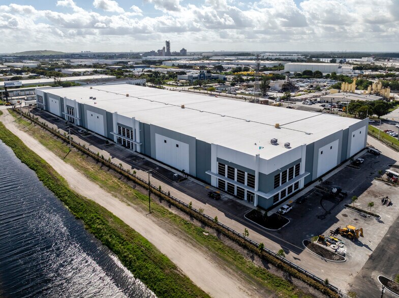 More Photos Of 10900 NW 128th Street, Medley Warehouse For Lease