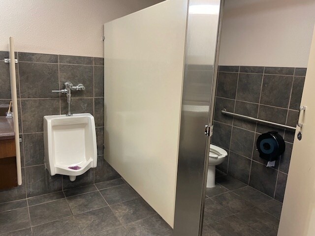 More Photos Of 901 N Prospect Ave, Springfield Freestanding For Sale