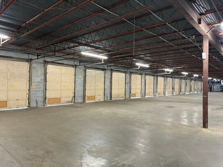 More Photos Of 900-920 W Fairfield Rd, High Point Warehouse For Lease