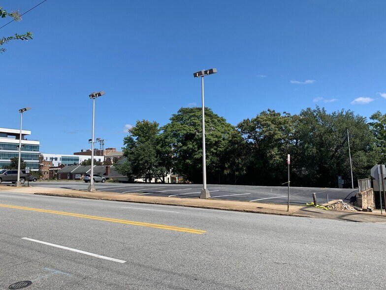More Photos Of 325 N Broad St, Winston-Salem Land For Lease