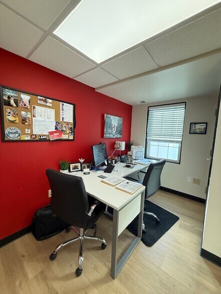 More Photos Of 1917 Welsh Rd, Philadelphia Office For Sale