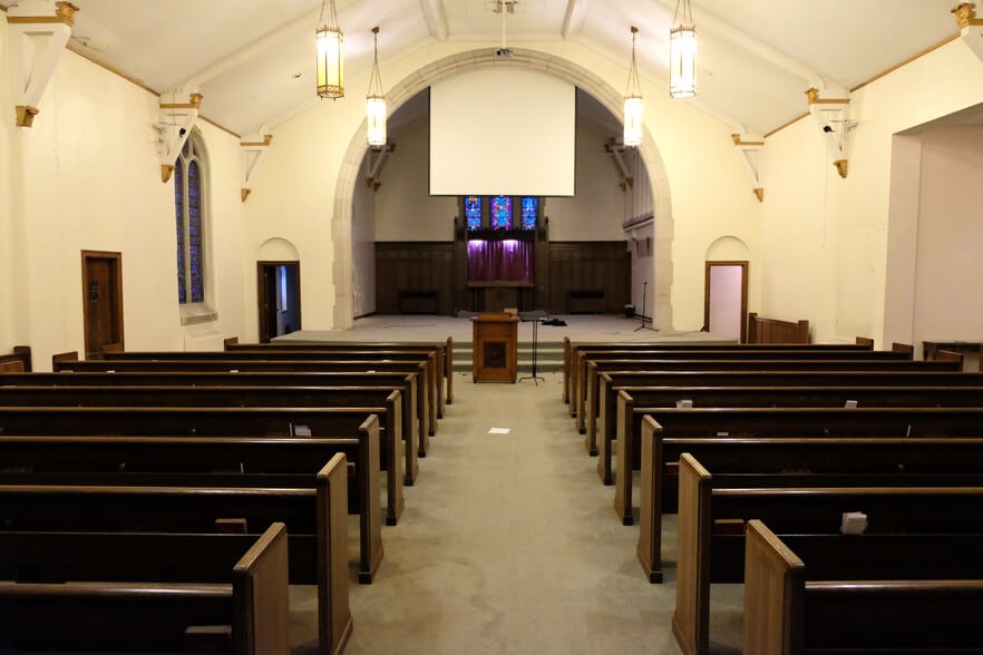 More Photos Of 433 Oak St, Dayton Religious Facility For Sale