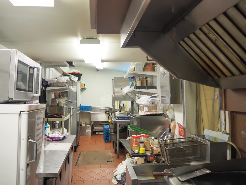 More Photos Of 1 Wall St, Cromwell Restaurant For Sale