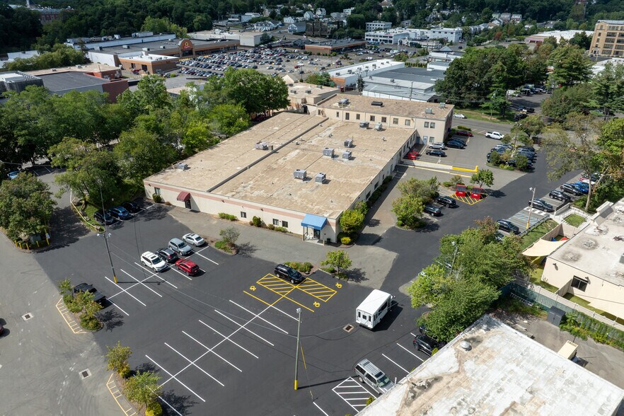 More Photos Of 30 Commerce Rd, Stamford Light Manufacturing For Lease