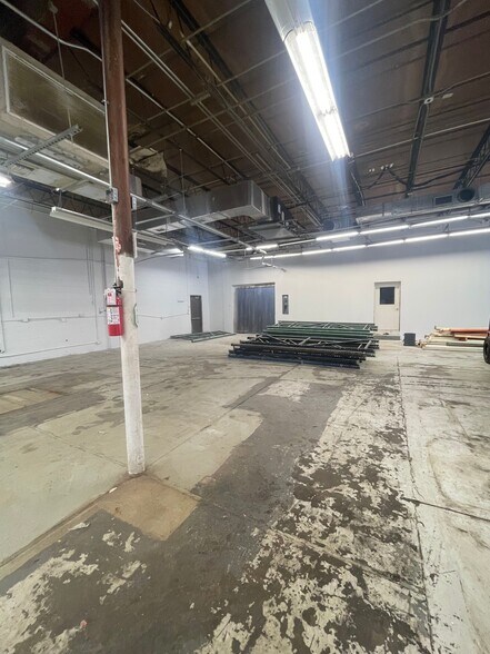 More Photos Of 5299 Saint Augustine Rd, Jacksonville Manufacturing For Lease