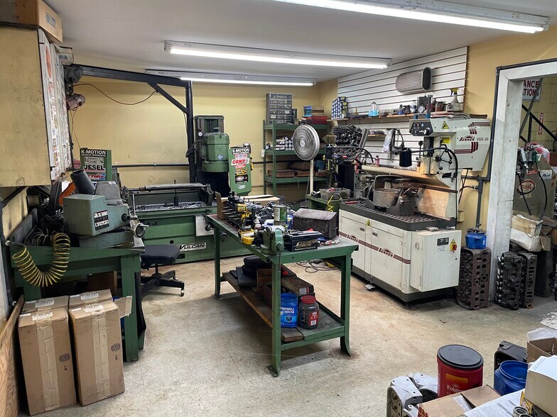 More Photos Of 1201 Railroad Ave, Stuart Warehouse For Sale