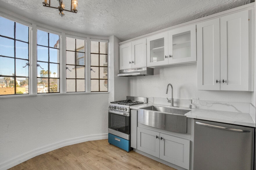 More Photos Of 5815 W Olympic Blvd, Los Angeles Apartments For Sale