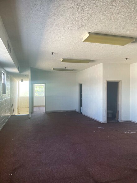 More Photos Of 1216 W Amelia St, Orlando Distribution For Lease