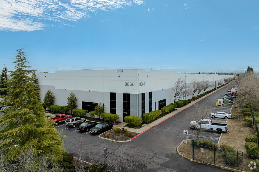 More Photos Of 8860 Industrial Ave, Roseville Distribution For Lease