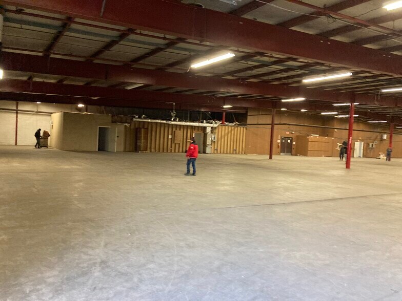 More Photos Of 106 Pierces Rd, Newburgh Manufacturing For Sale