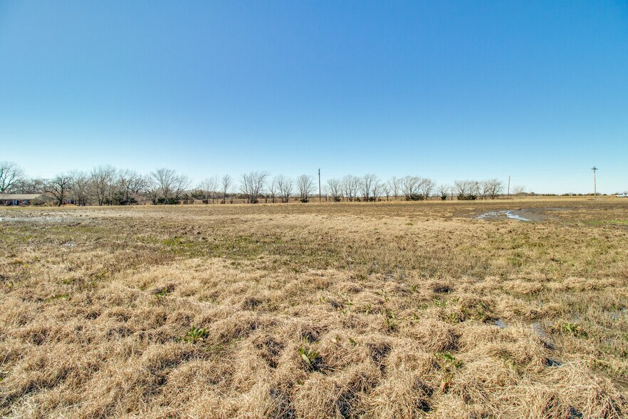 More Photos Of TBD FM 2077, Bonham Land For Sale