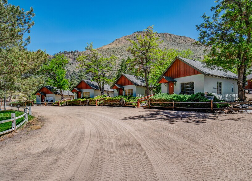 More Photos Of 106705 US Highway 395, Coleville Hotel For Sale