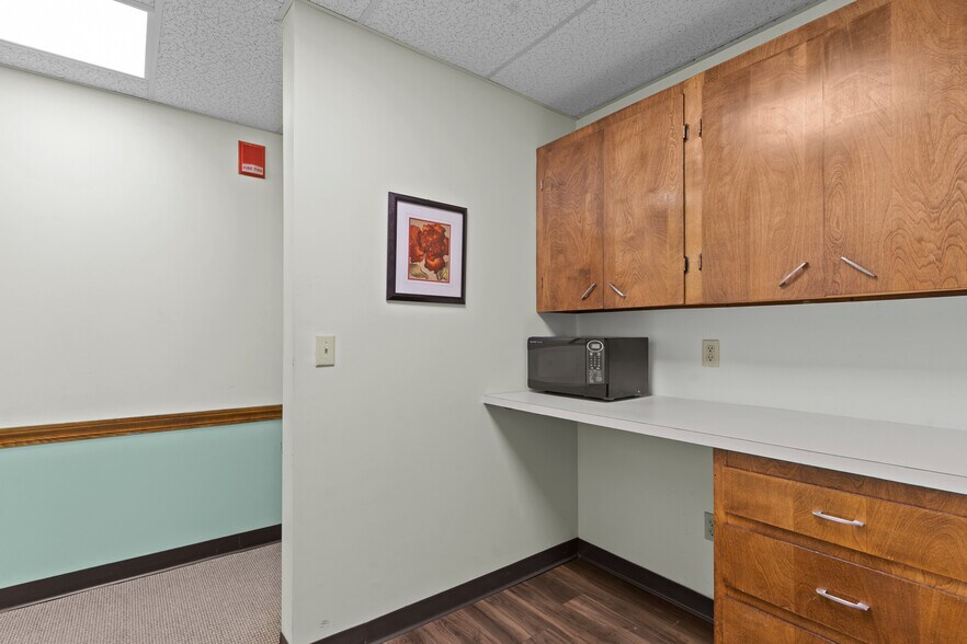 More Photos Of 1050 Main St, East Greenwich Office For Sale