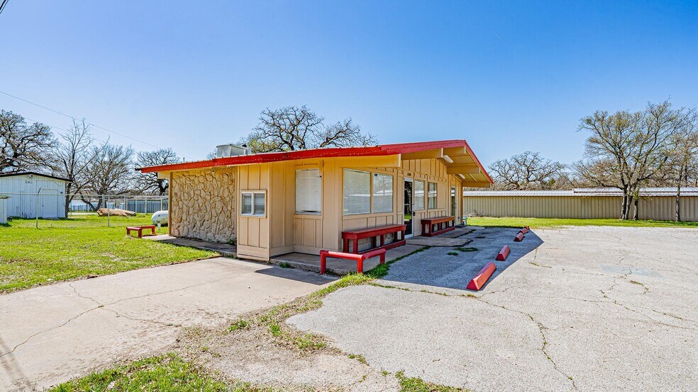 Primary Photo Of 1300 Liberty School Rd, Azle General Retail For Lease