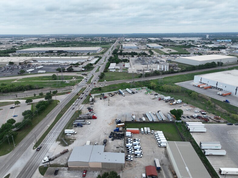 More Photos Of 3900 N Beach St, Haltom City Warehouse For Sale