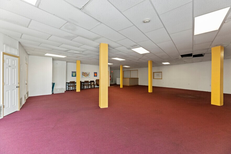 More Photos Of 6200 Melton Rd, Gary Hotel For Sale