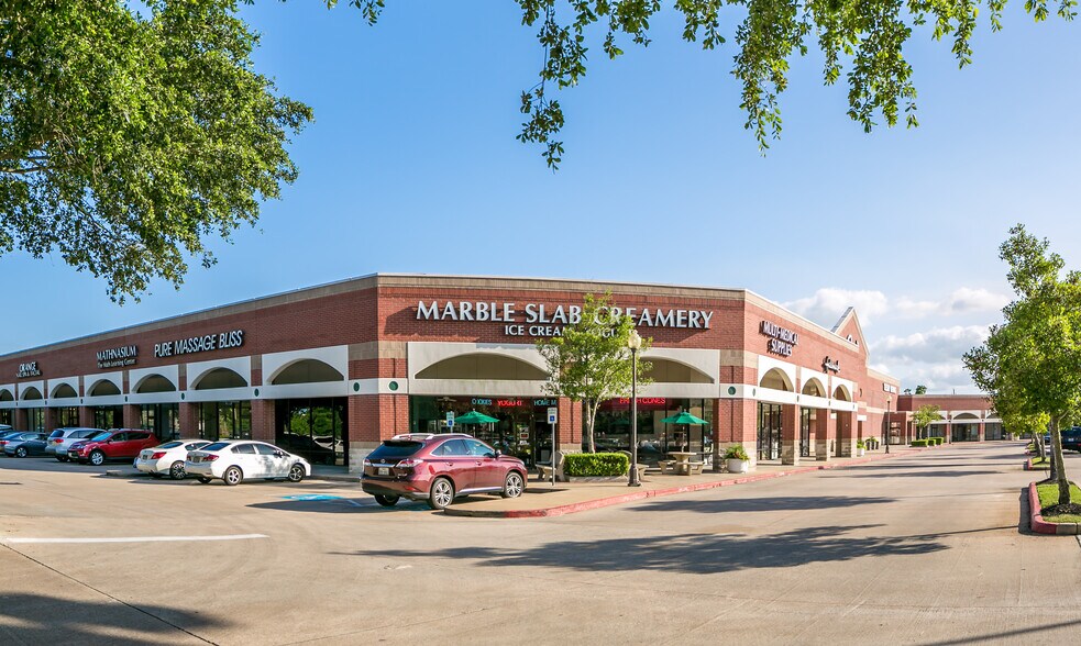 More Photos Of 15201-15555 Southwest Fwy, Sugar Land Unknown For Lease