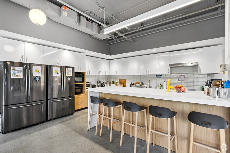 More Photos Of 2815 2nd Ave, Seattle Office For Sale