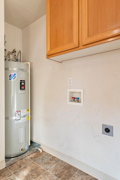 More Photos Of 437 Ash St, Central Point Apartments For Sale