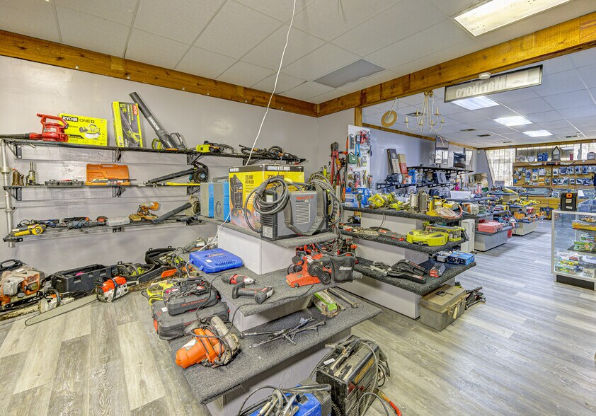 More Photos Of 3412 Washington St, Vicksburg Freestanding For Sale