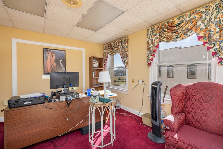 More Photos Of 401 Halifax St, Emporia Office For Sale