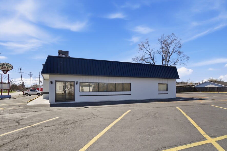 More Photos Of 1610 Germantown Rd, Middletown Restaurant For Sale