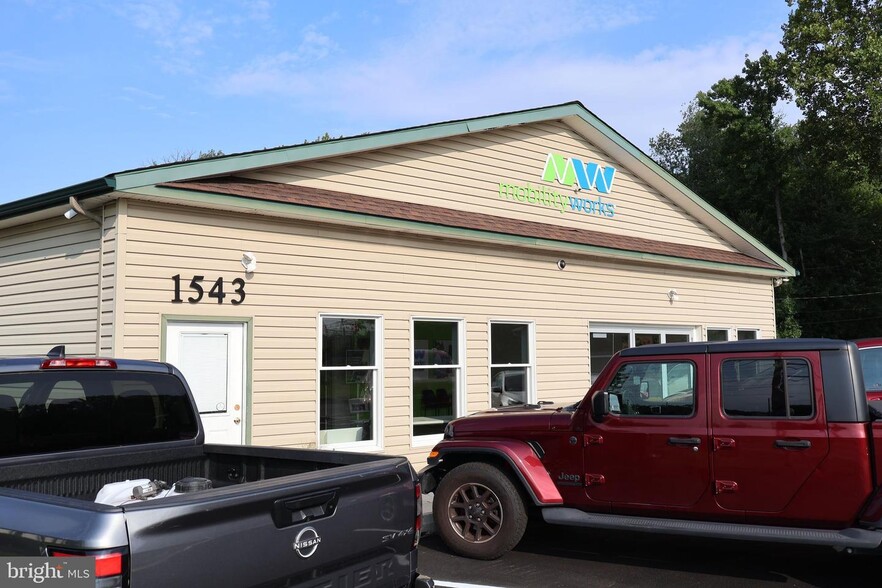 Primary Photo Of 1543 Gateway Blvd, Woodbury Freestanding For Sale
