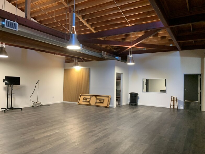 More Photos Of 4610 Valley Blvd, Los Angeles Manufacturing For Lease