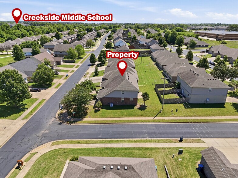 More Photos Of 3403 SW Deerfield Blvd, Bentonville Multifamily For Sale