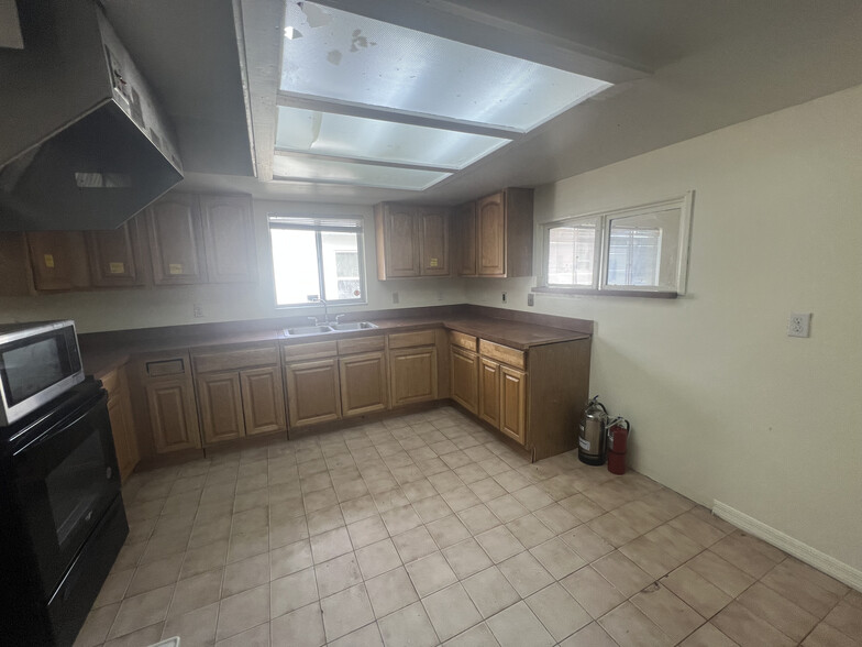 More Photos Of 4527 Carter St, Orlando Daycare Center For Lease