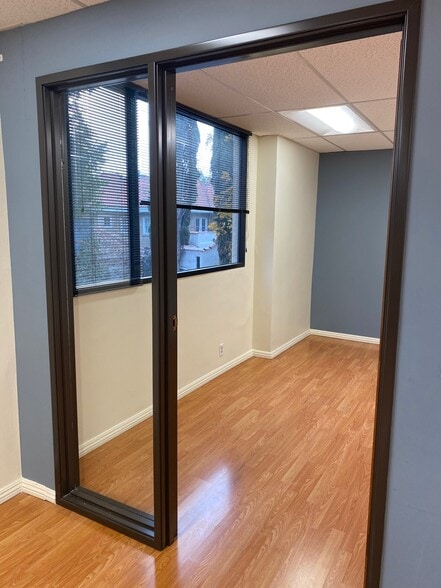 More Photos Of 4520 Wilshire Blvd, Los Angeles Office For Lease