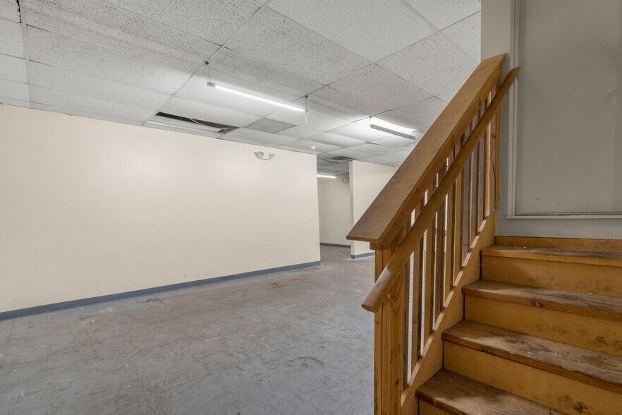 More Photos Of 887 Main St, Monroe Office Residential For Sale