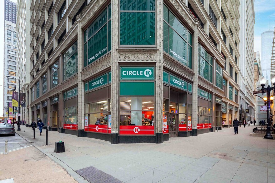 More Photos Of 1 N State St, Chicago Office Residential For Sale