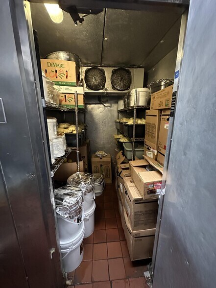 More Photos Of 1427 W Galena Ave, Freeport Freestanding For Sale