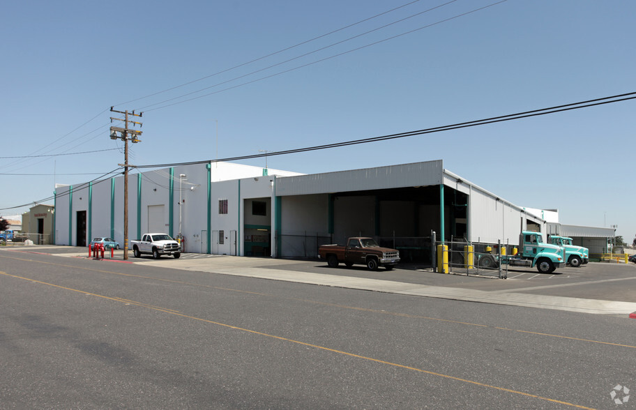 Primary Photo Of 330 S Riverside Dr, Modesto Warehouse For Lease