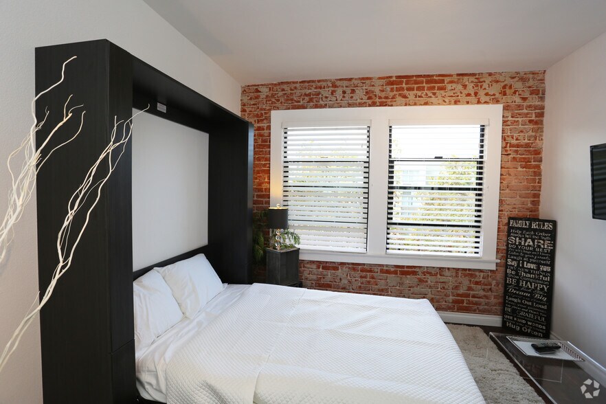 More Photos Of 5529-5533 Hollywood Blvd, Los Angeles Apartments For Lease