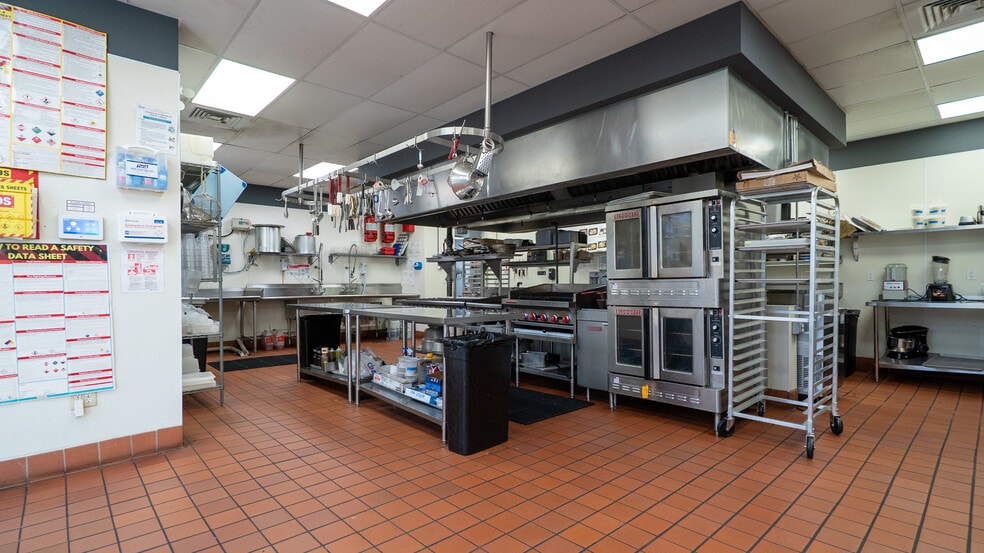 More Photos Of 72 NW 79th St, Miami Restaurant For Sale