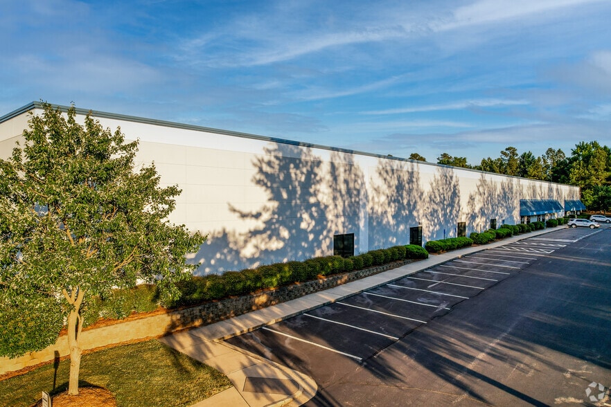 More Photos Of 2641 Sumner Blvd, Raleigh Unknown For Lease