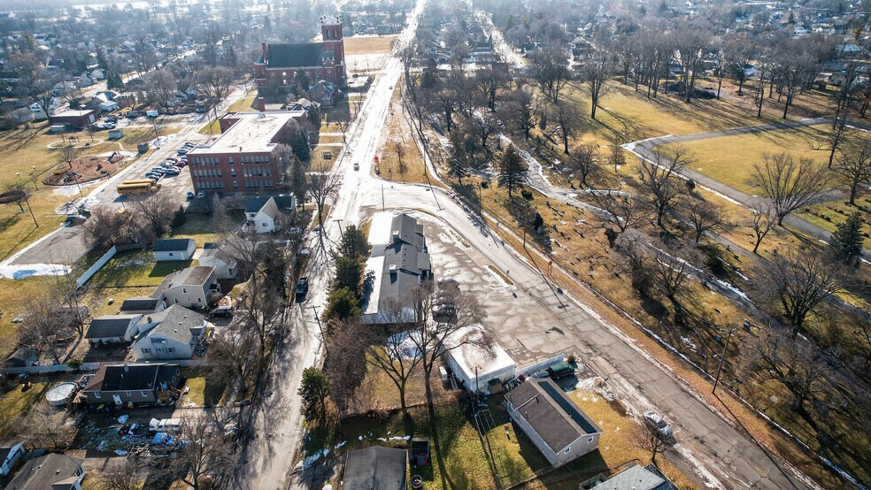 More Photos Of 102 Ausable State Rd, Bay City Freestanding For Sale