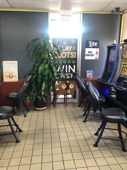 More Photos Of 123 W Irving Park Rd, Bensenville Restaurant For Sale