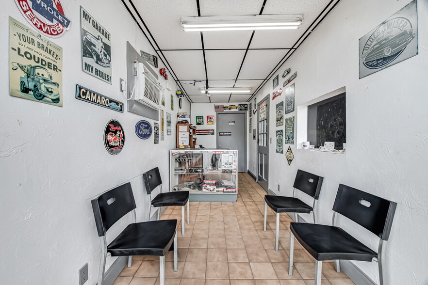 More Photos Of 925 N Federal Hwy, Boynton Beach Auto Repair For Sale