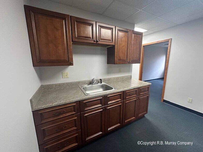 More Photos Of 840 E Primrose St, Springfield Office For Lease