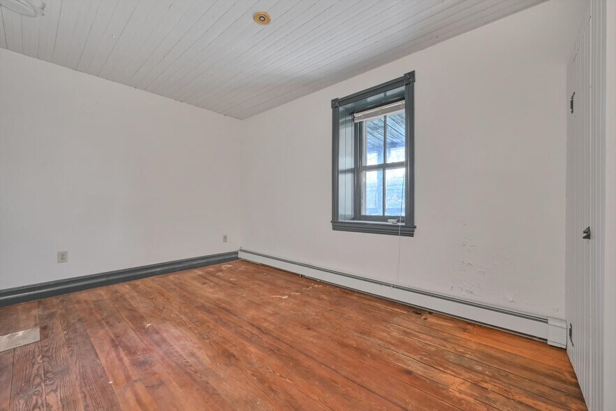 More Photos Of 349 Huffs Church Rd, Mertztown Restaurant For Sale